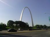 The arch viewed from downtown